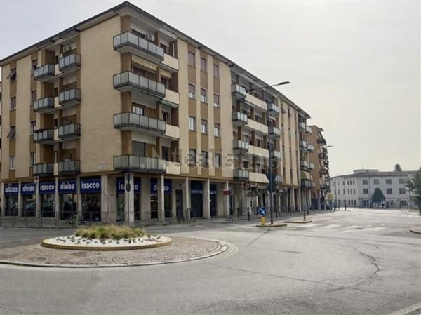 appartamento in vendita a Brescia in zona Volta