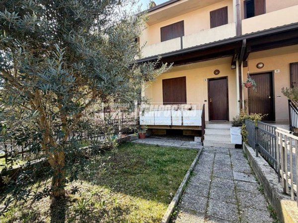 casa indipendente in vendita a Brescia in zona Chiusure