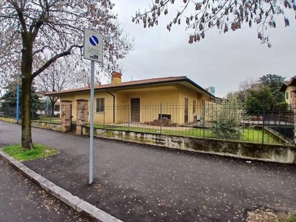 casa indipendente in vendita a Brescia
