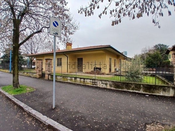 casa indipendente in vendita a Brescia in zona Chiesa Nuova