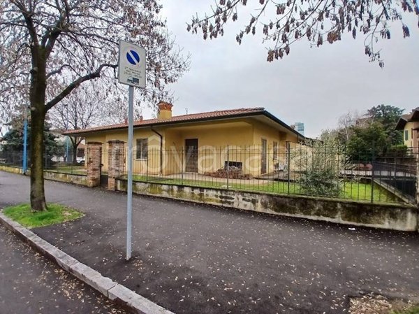 casa indipendente in vendita a Brescia in zona Chiesa Nuova