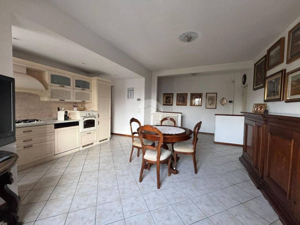 appartamento in vendita a Brescia in zona Volta