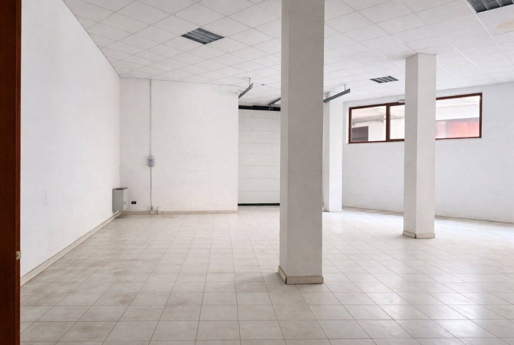 locale commerciale in vendita a Brescia