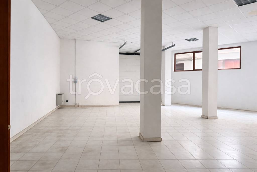 locale commerciale in vendita a Brescia