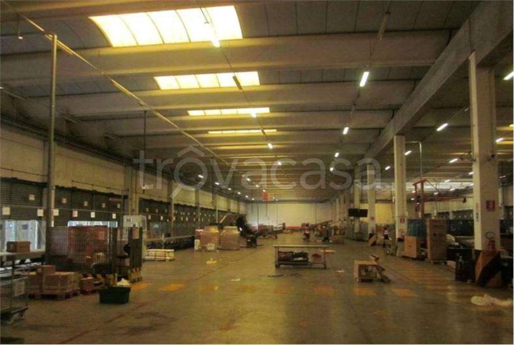 capannone in vendita a Brescia in zona Quartiere Primo Maggio