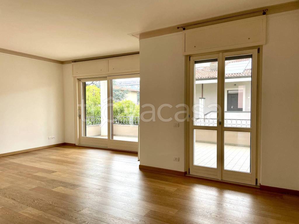 appartamento in vendita a Brescia in zona Mompiano