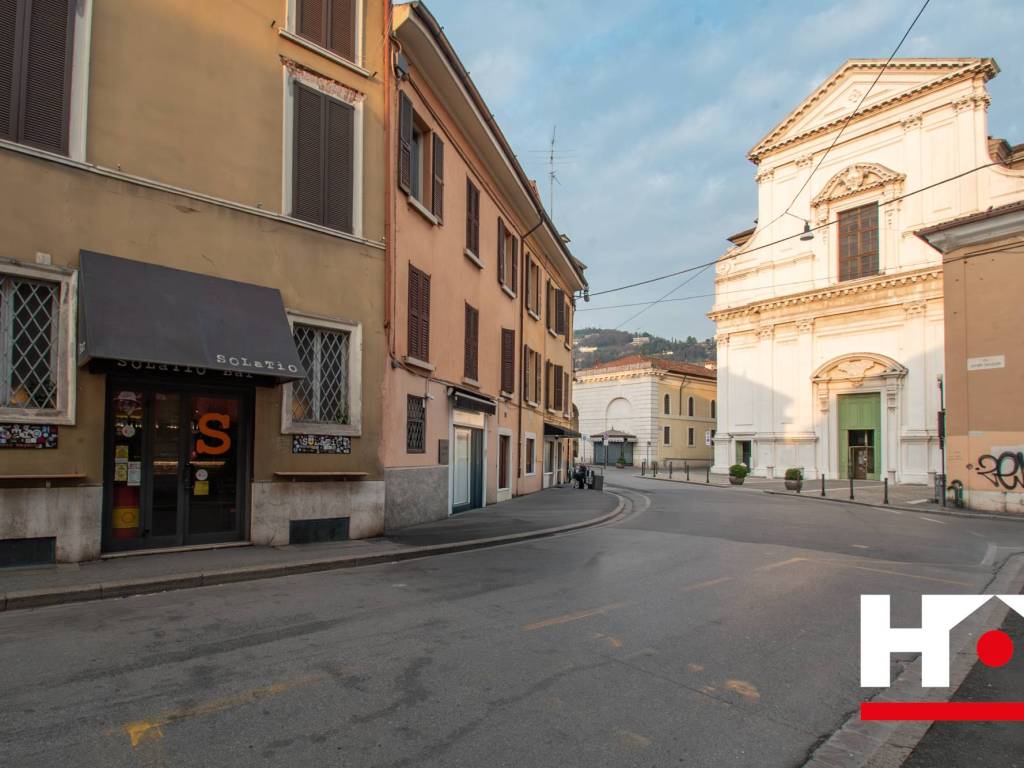 negozio in vendita a Brescia in zona Centro Storico
