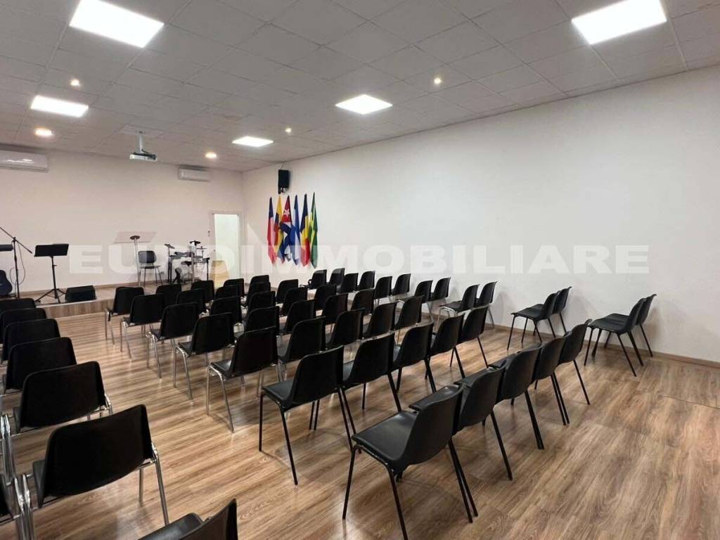 locale di sgombero in vendita a Brescia in zona Porta Venezia