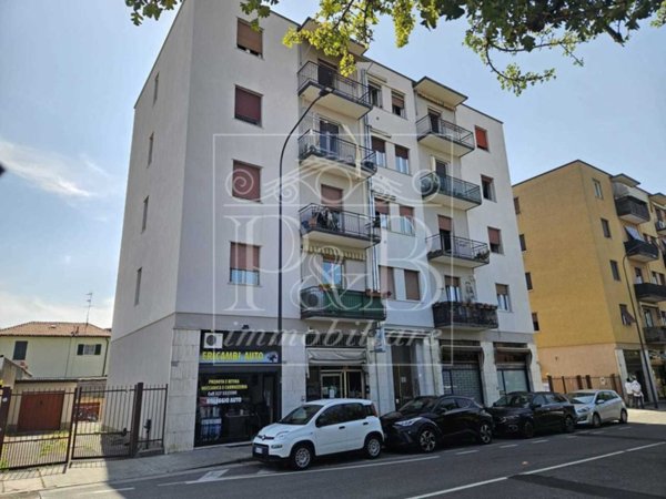 locale commerciale in vendita a Brescia