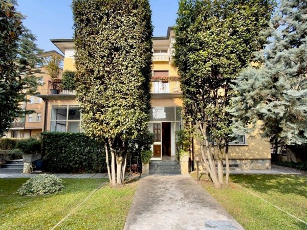 casa indipendente in vendita a Brescia in zona Fiumicello