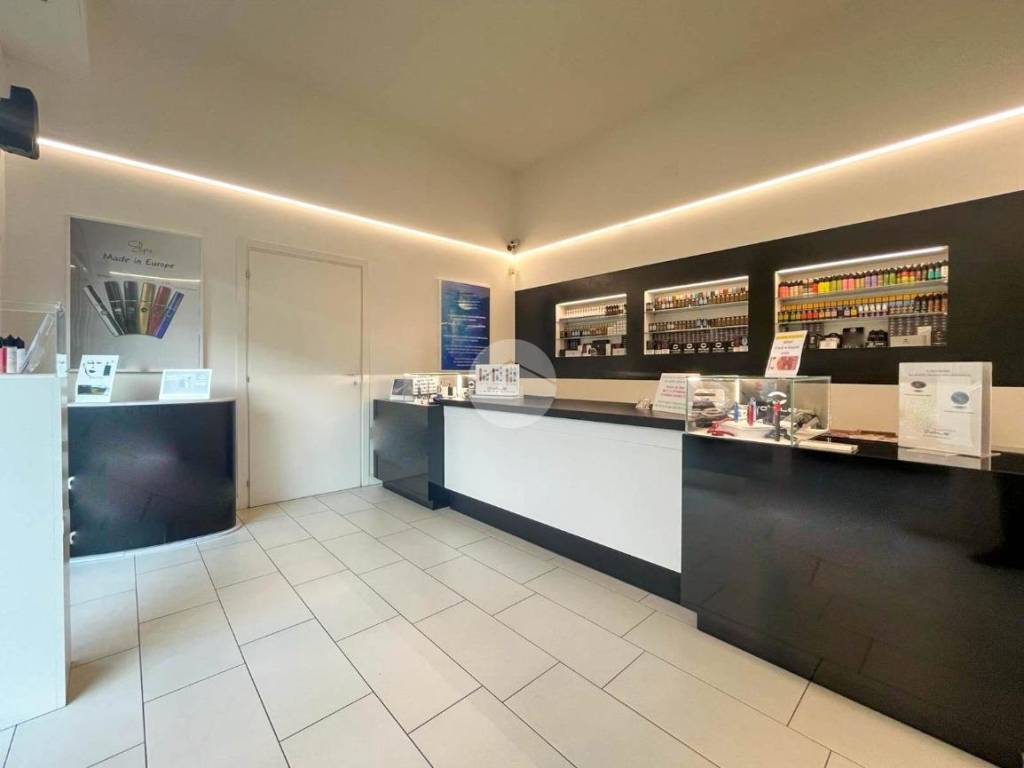 negozio in vendita a Brescia in zona Centro Storico