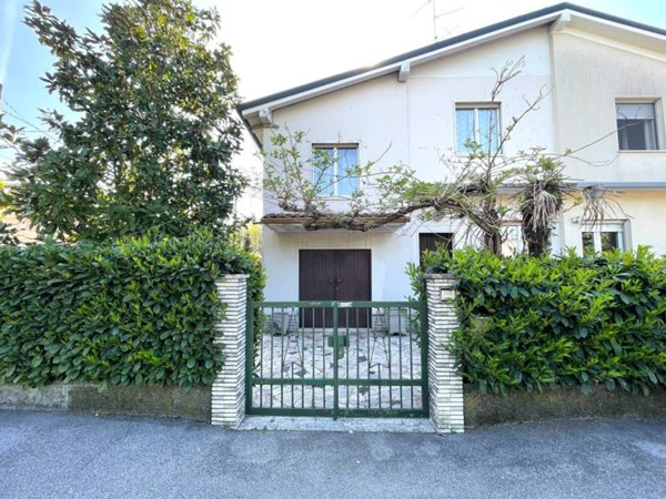 casa indipendente in vendita a Brescia in zona Chiesa Nuova