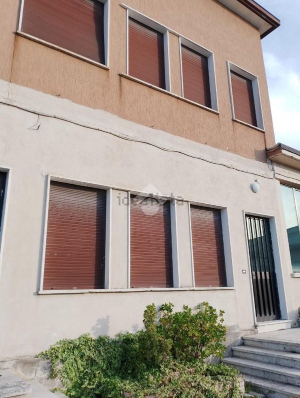 appartamento in vendita a Brescia in zona Villaggio Badia