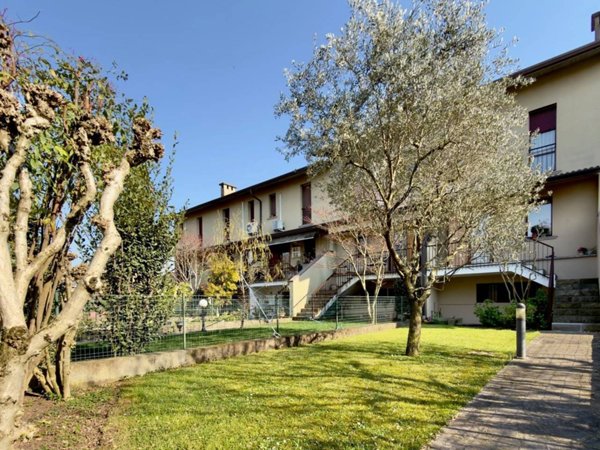 casa indipendente in vendita a Brescia