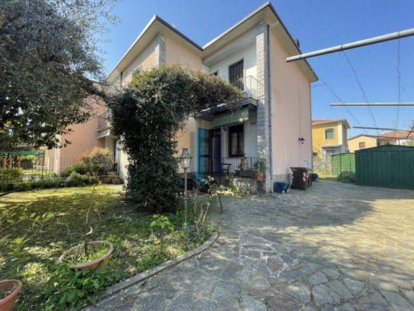 casa indipendente in vendita a Brescia in zona Chiusure