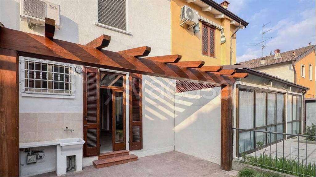 casa indipendente in vendita a Brescia in zona Villaggio Badia