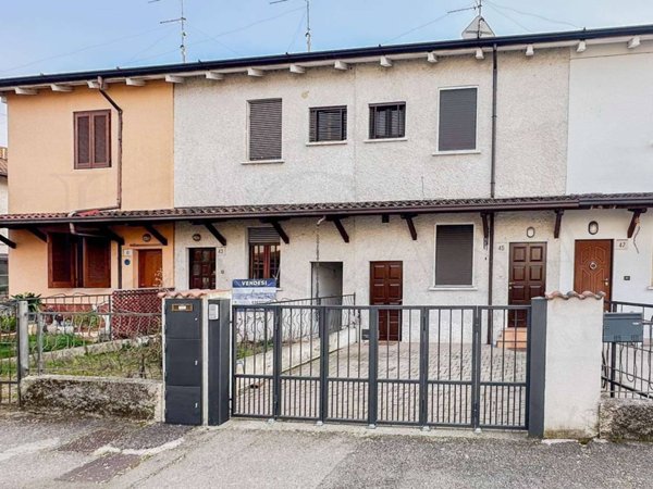 casa indipendente in vendita a Brescia in zona Villaggio Badia