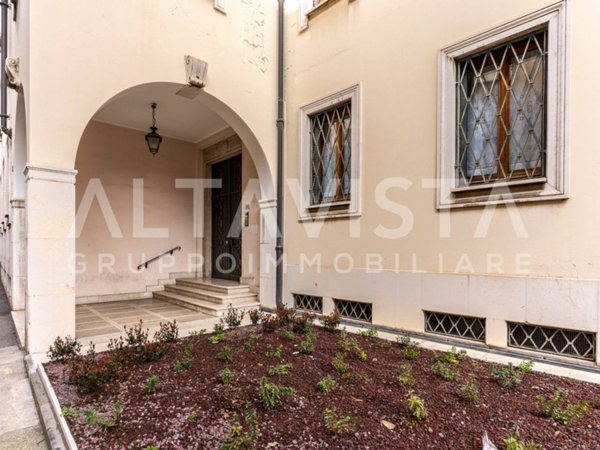 appartamento in vendita a Brescia in zona Centro Storico