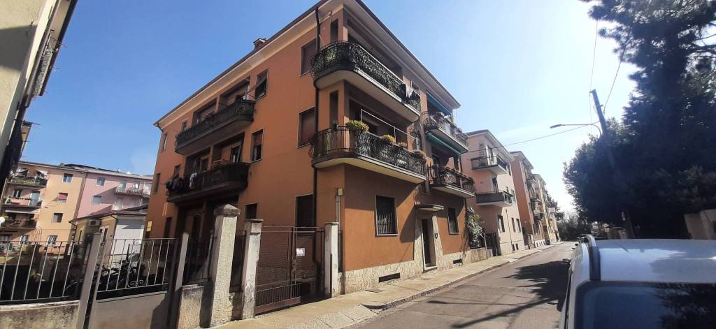 appartamento in vendita a Brescia in zona Porta Venezia