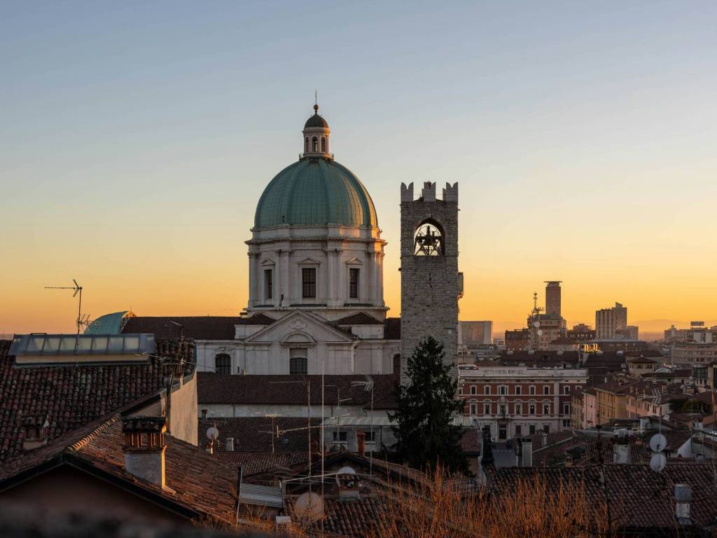 appartamento in vendita a Brescia in zona Centro Storico