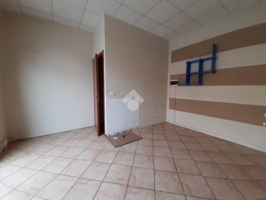 negozio in vendita a Brescia in zona Volta