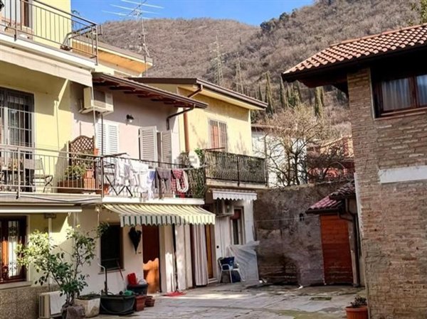 casa indipendente in vendita a Brescia in zona Sant'Eufemia