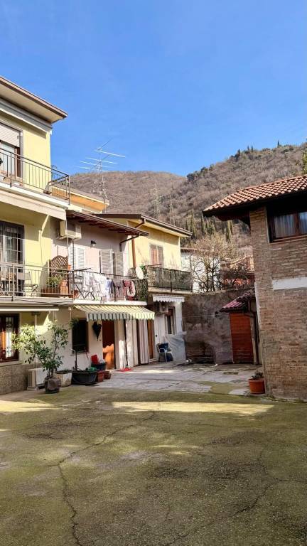 casa indipendente in vendita a Brescia in zona Sant'Eufemia