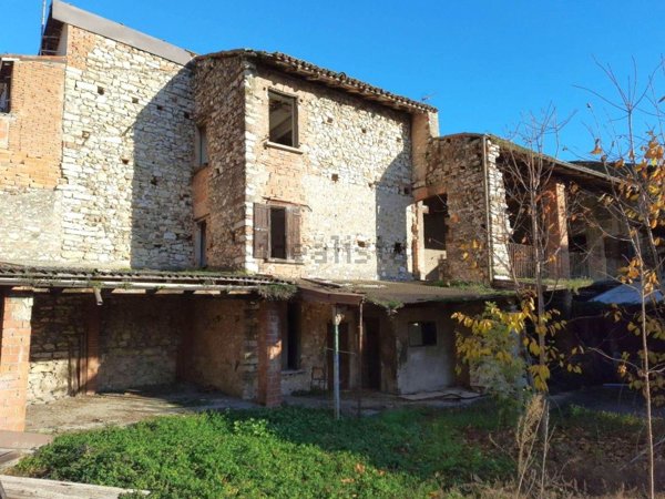 casale in vendita a Brescia in zona Caionvico