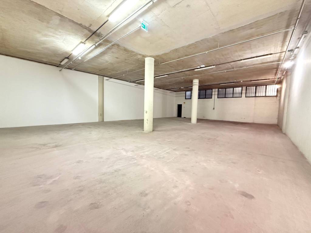 locale commerciale in vendita a Brescia in zona Volta