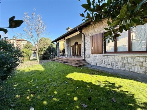 casa indipendente in vendita a Brescia in zona Chiusure