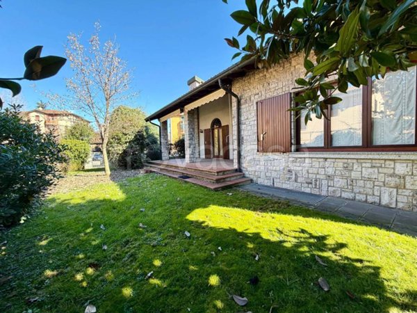 casa indipendente in vendita a Brescia in zona Chiusure