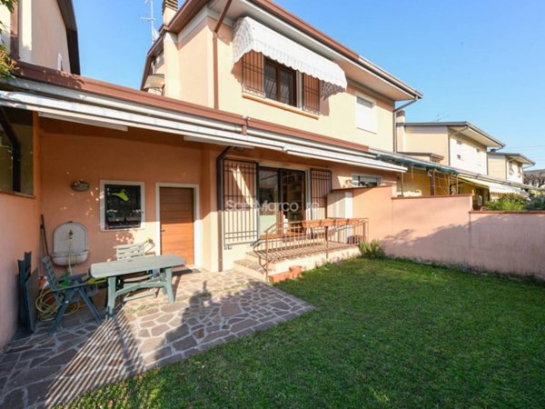 casa indipendente in vendita a Brescia in zona Buffalora