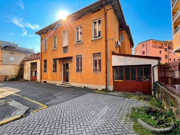 intera palazzina in vendita a Brescia in zona Borgo Trento