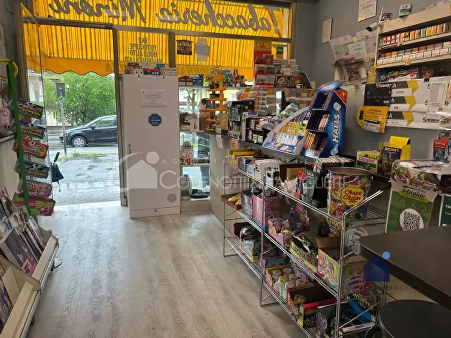 negozio in vendita a Brescia in zona Buffalora