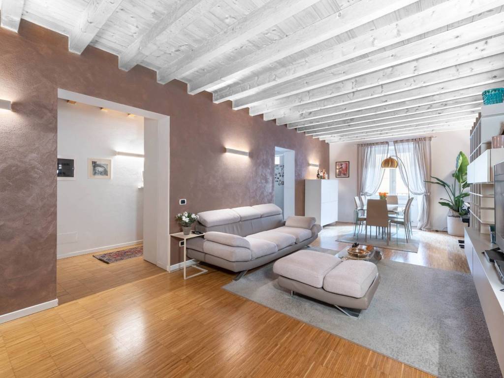 appartamento in vendita a Brescia in zona Centro Storico