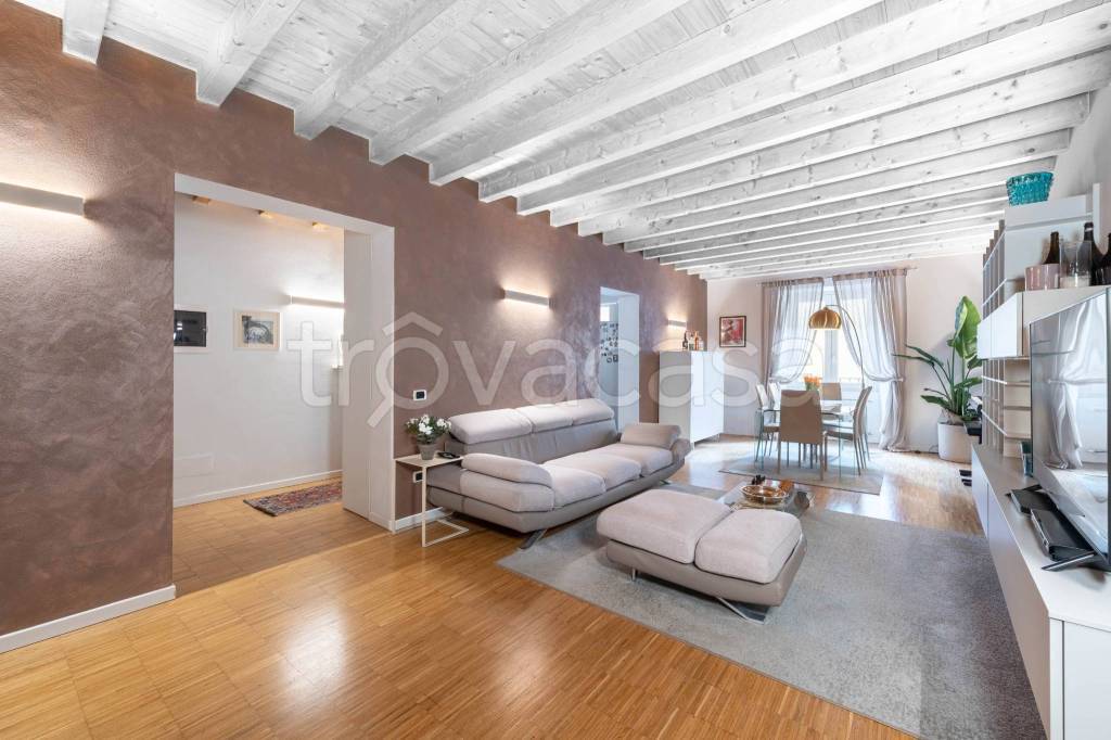 appartamento in vendita a Brescia in zona Carmine