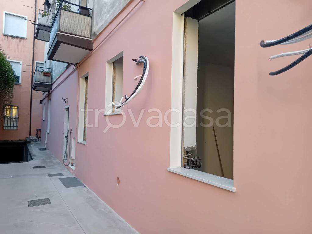appartamento in vendita a Brescia in zona Crocifissa di Rosa