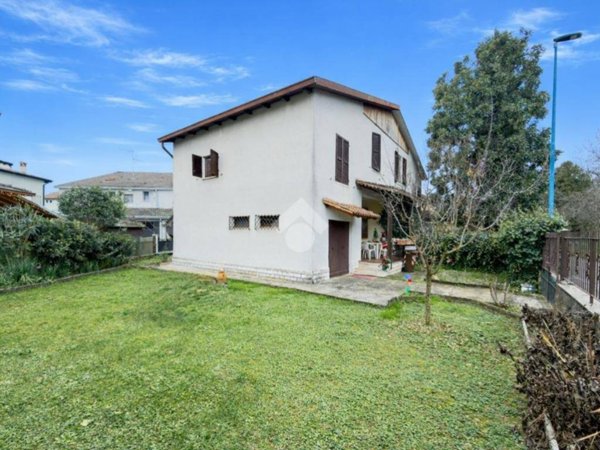 casa indipendente in vendita a Brescia in zona Villaggio Violino