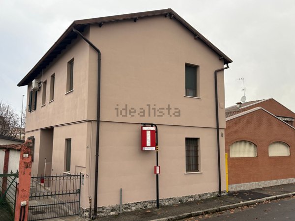 casa indipendente in vendita a Brescia in zona Folzano