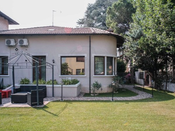 casa indipendente in vendita a Brescia in zona Porta Venezia