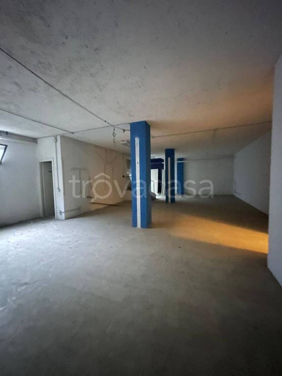 locale commerciale in vendita a Brescia in zona Lamarmora