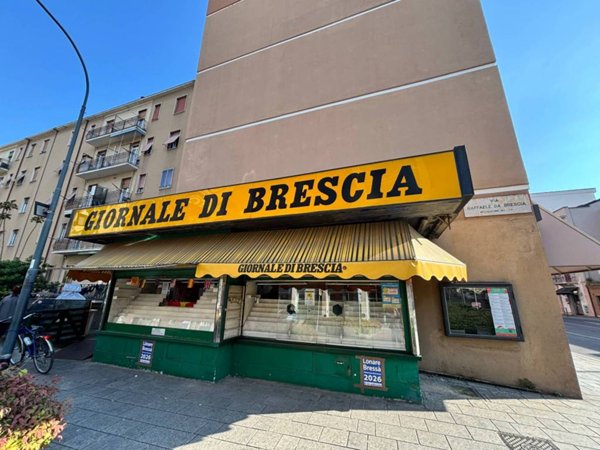 negozio in vendita a Brescia in zona Volta