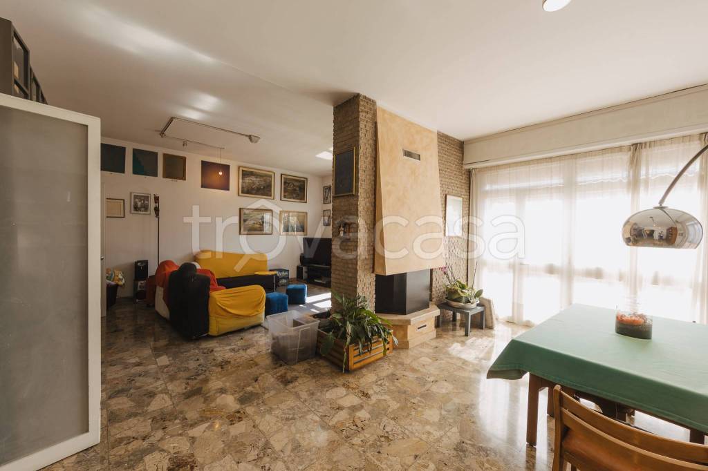 casa indipendente in vendita a Brescia in zona Crocifissa di Rosa