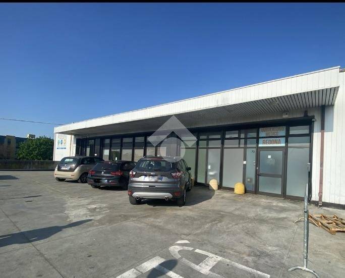 negozio in vendita a Brescia in zona Quartiere Primo Maggio