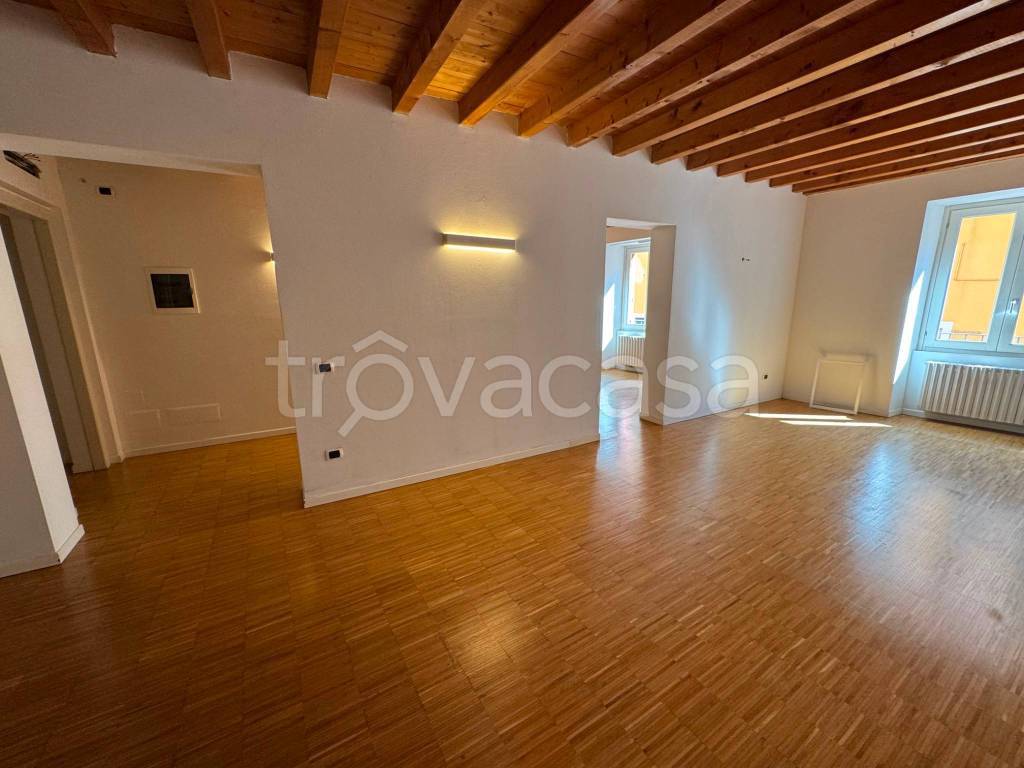 appartamento in vendita a Brescia in zona Carmine