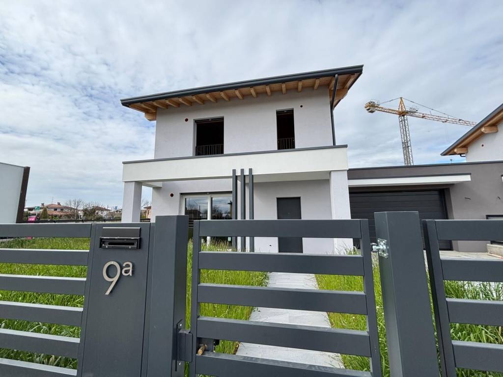 casa indipendente in vendita a Brescia in zona Centro Storico