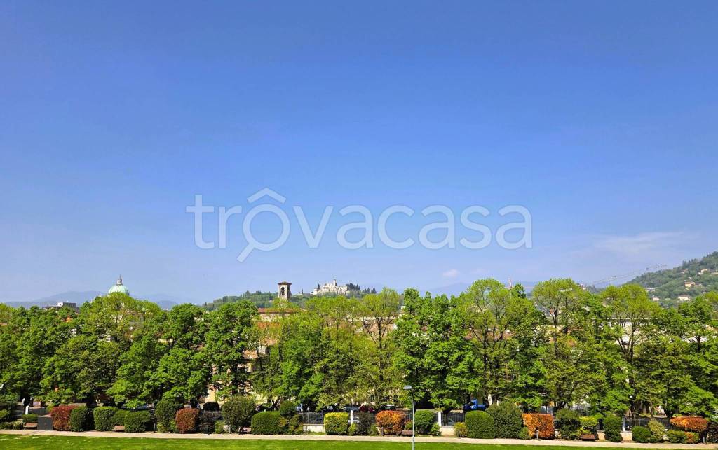 appartamento in vendita a Brescia in zona Centro Storico
