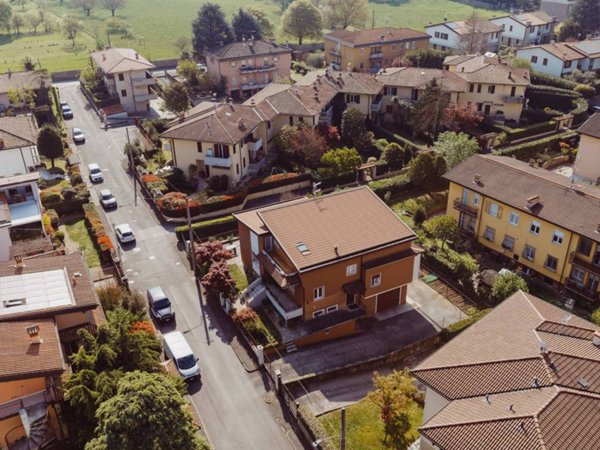casa indipendente in vendita a Brescia in zona Crocifissa di Rosa