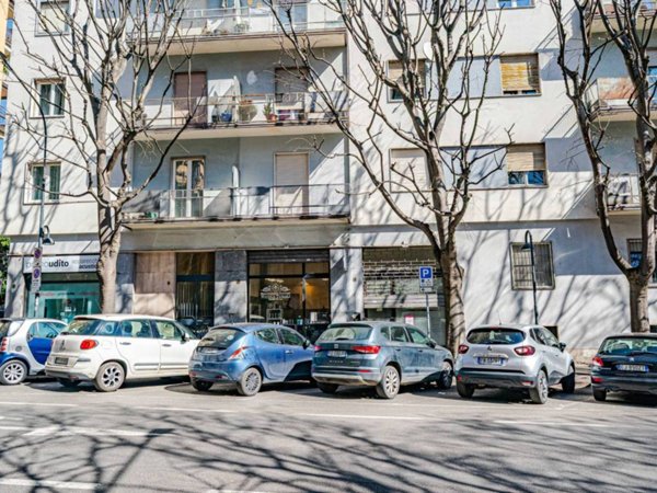 negozio in vendita a Brescia in zona Centro Storico