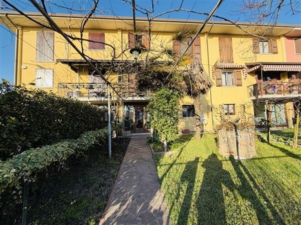casa indipendente in vendita a Brescia in zona Villaggio Violino